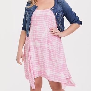 ✨ 3 FOR $20 - Torrid Pink Challis Handkerchief Dress